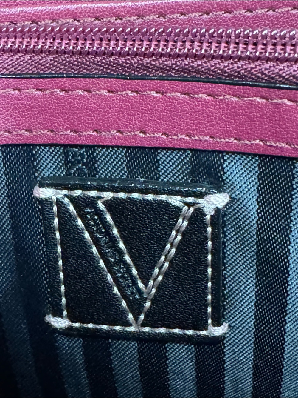Victoria’s Secret NWT Maroon Patchwork Zip Around Wallet Gold Hardware - Picture 11 of 11